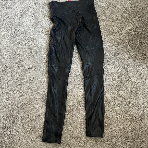 SPANX Shiny Black Leggings - Picture 2 of 10